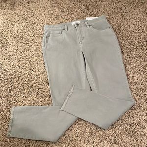 NWT Loft Sage Gray/Green Modern Skinny Crop, Slim Pocket Raw-Hem size 28/6 Jeans